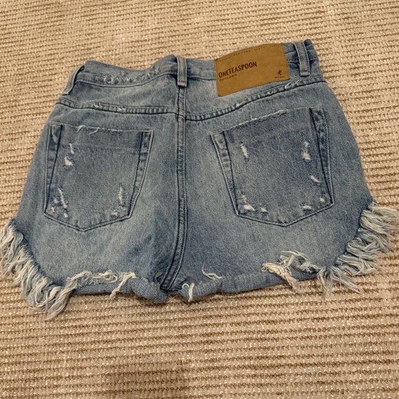 One teaspoon outlaws short - Picture 4 of 5